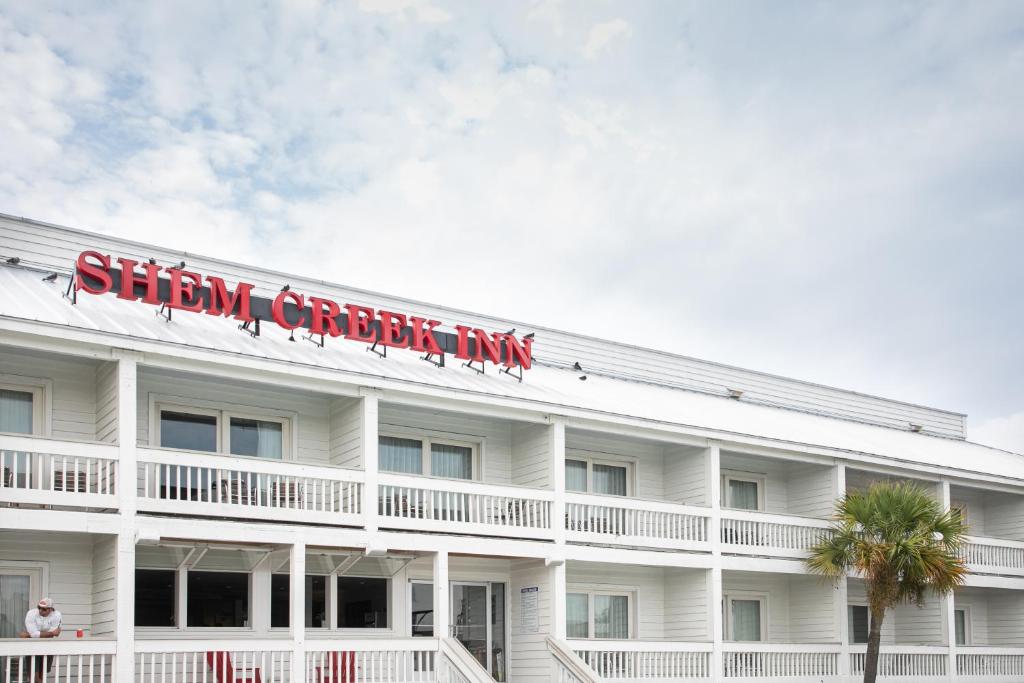 Shem Creek Inn Main image 1